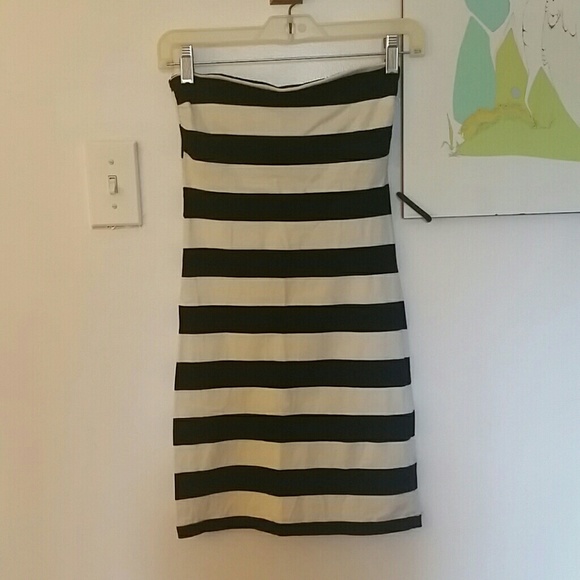 H&M black and white strapless bodycon dress - Picture 1 of 3
